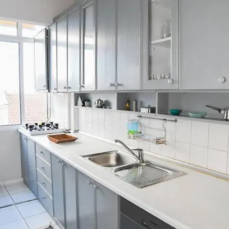 Апартаменты Spectacular Bosphorus View, Private Rooftop Terrace 6br, 2ba *