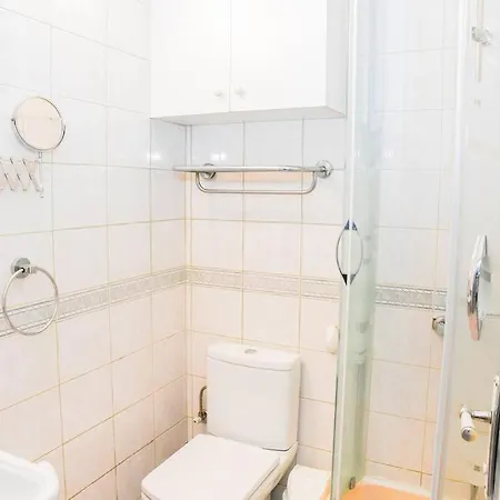 Wonder Homes- Spectacular View 6br, 2ba, Rooftop Apartment *