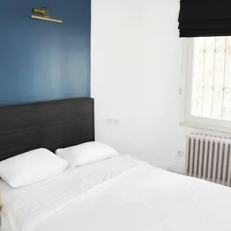 Spectacular Bosphorus View, Private Rooftop Terrace 6br, 2ba *